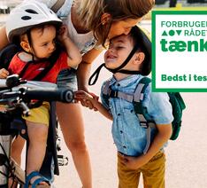 Mor og to drenge skal ud og cykle